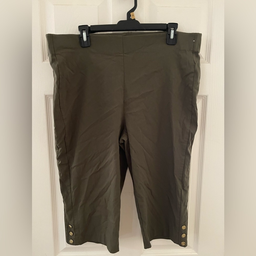 Liz Claiborne Capri Pants